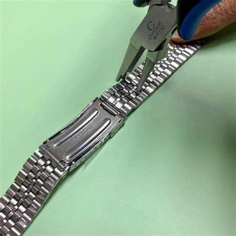 how to shorten a watch band of rolex|rolex date band length.